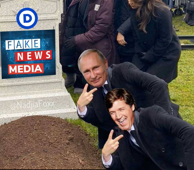 Tucker and Putin Peace Sign